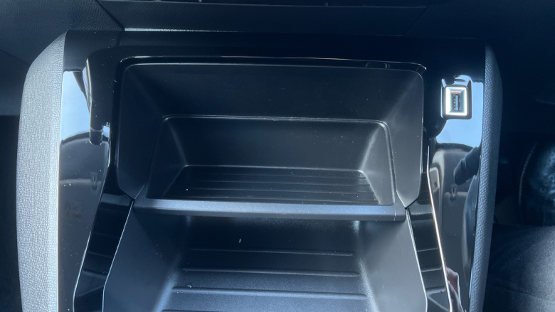 Peugeot 208 1.2 PureTech 100 Active Premium 5dr Petrol Hatchback